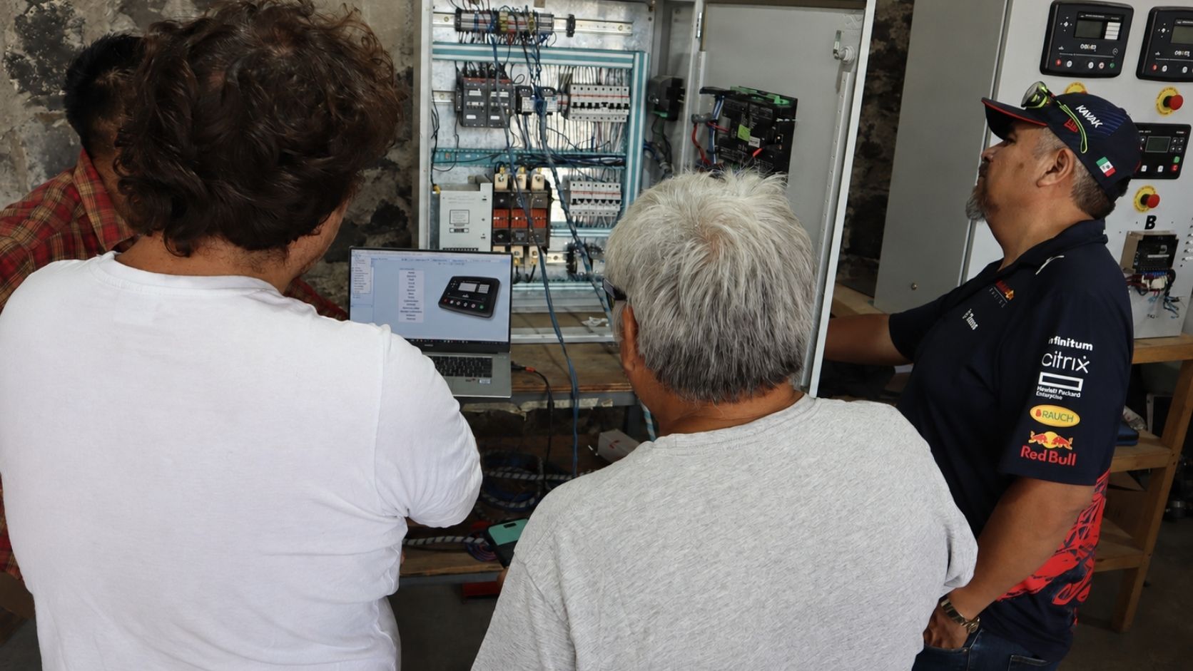 Revisión de componentes durante la capacitación